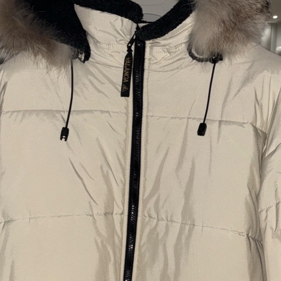Luxurious Cream Puffer Jacket with Fur Hood EUC for women size 16 - Picture 10 of 16